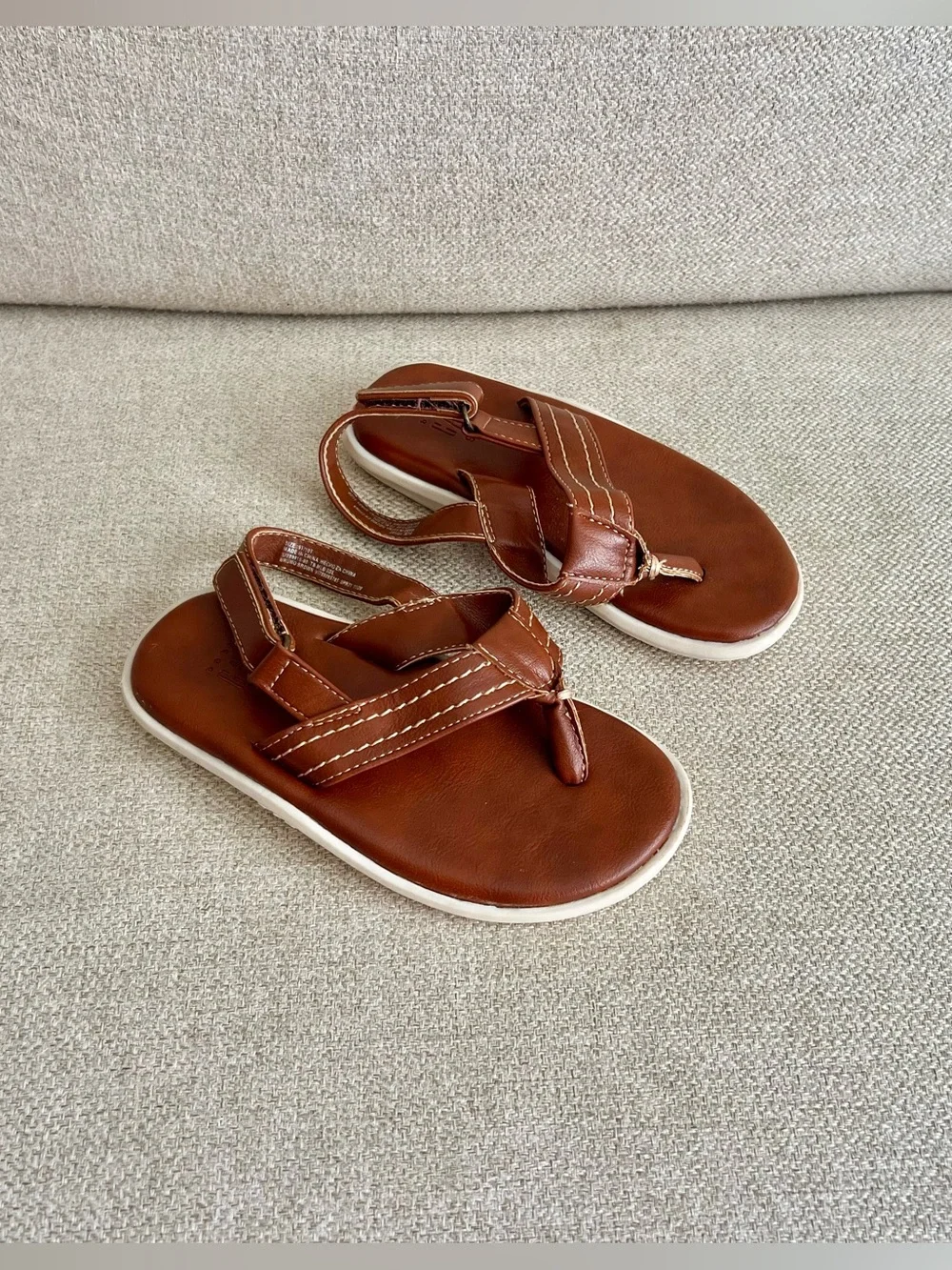 GAP Baby Faux Leather Thong Sandals | Toddler Size 9-10 | Bruno Brown | EUC